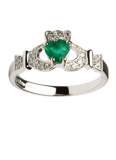 emerald claddagh wedding ring