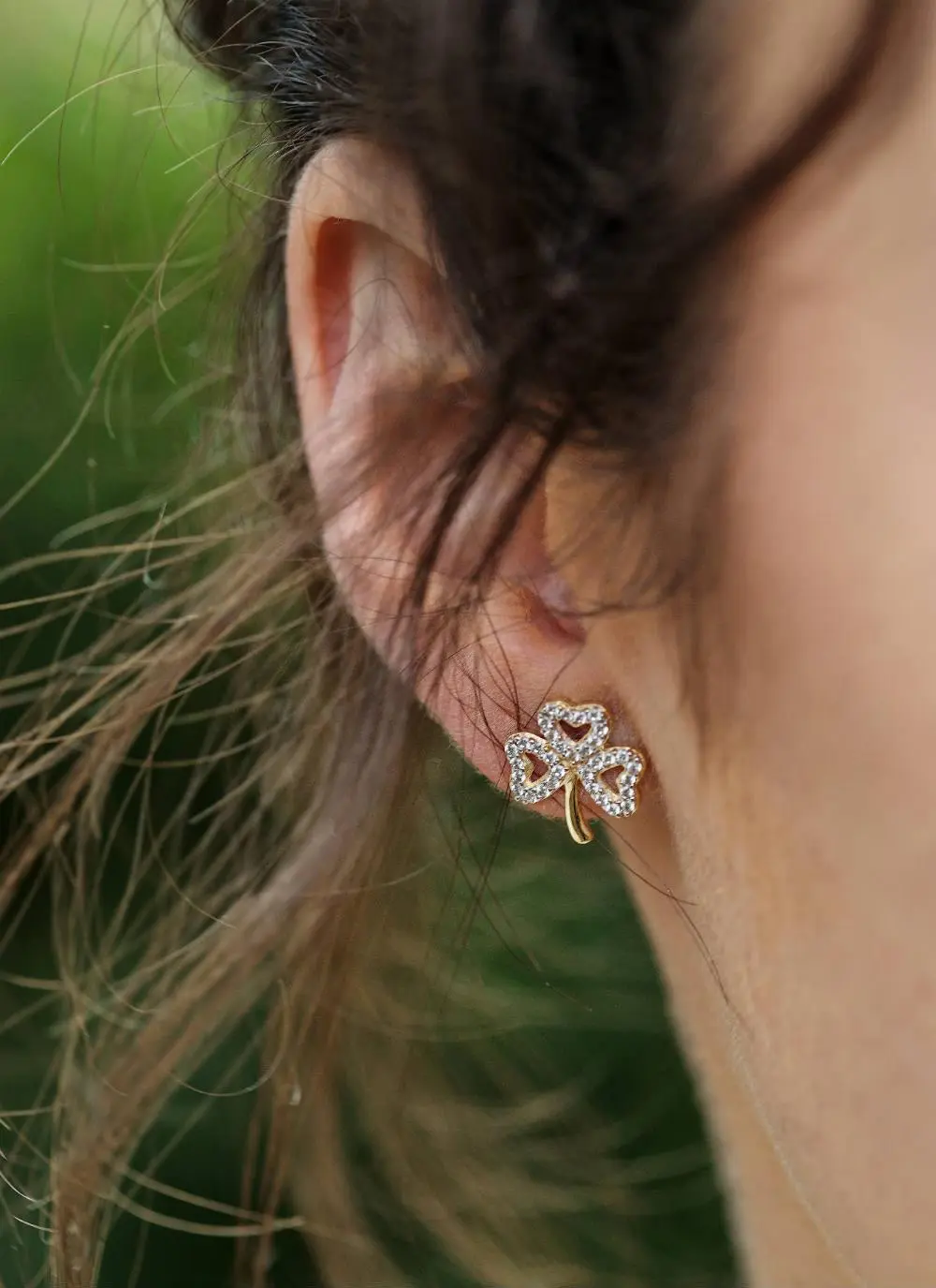 10K Gold Shamrock Stone Set Stud Earrings