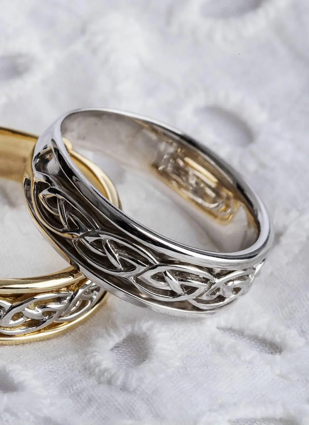 Gents 14K White Gold Celtic Knot Wedding Ring