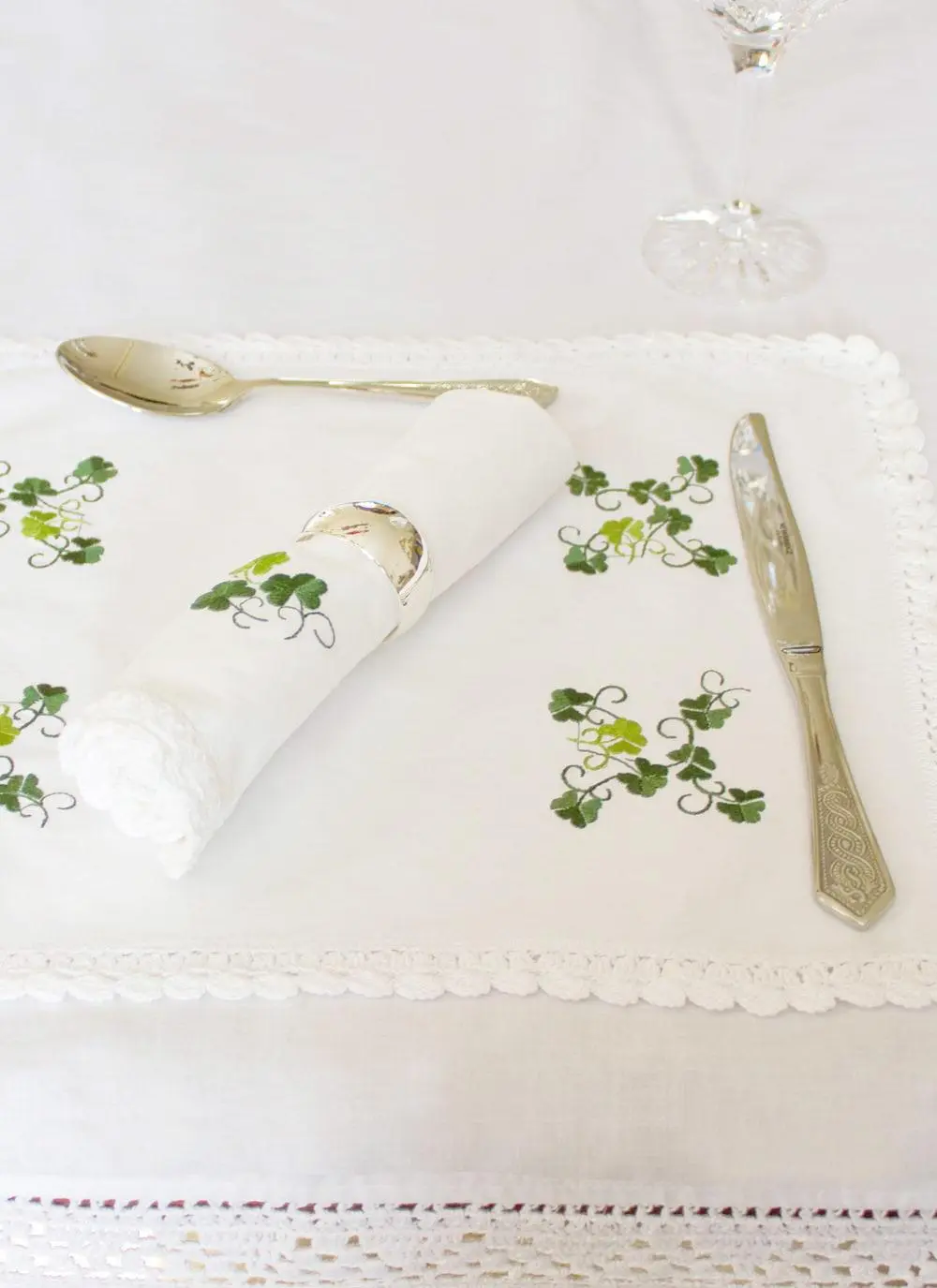 Shamrock Placemats 12'' x 16'' Set of 6