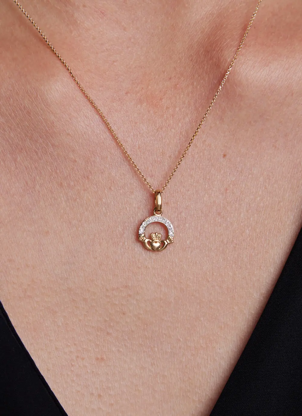 Petite 14ct Gold & Lab Diamond Claddagh Pendant 
