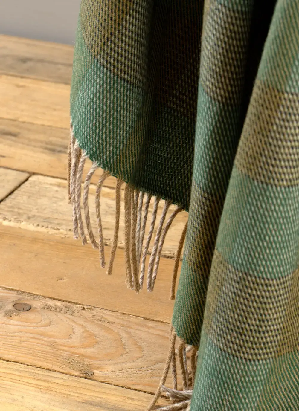 Enya Green Supersoft Lambswool Throw
