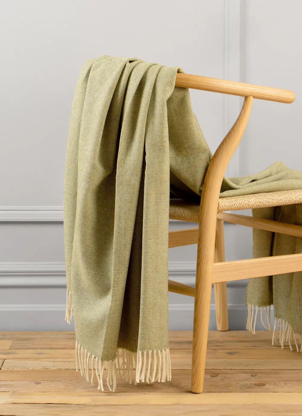 Spotted Green Supersoft Lambswool Throw
