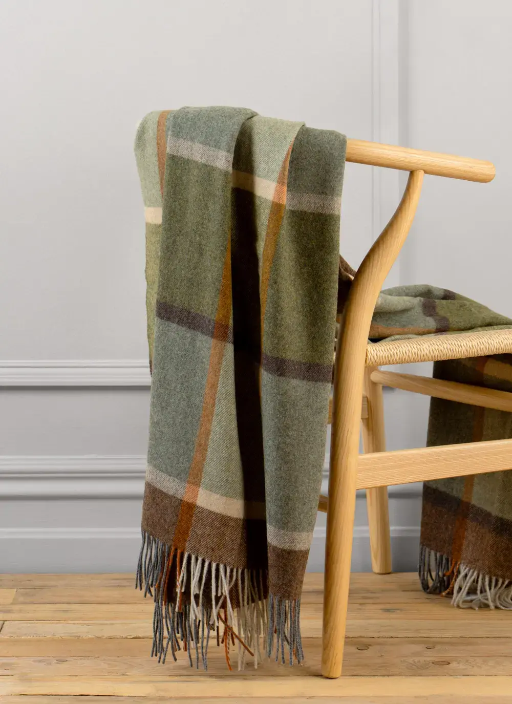 Rustic Charm Lambswool Throw