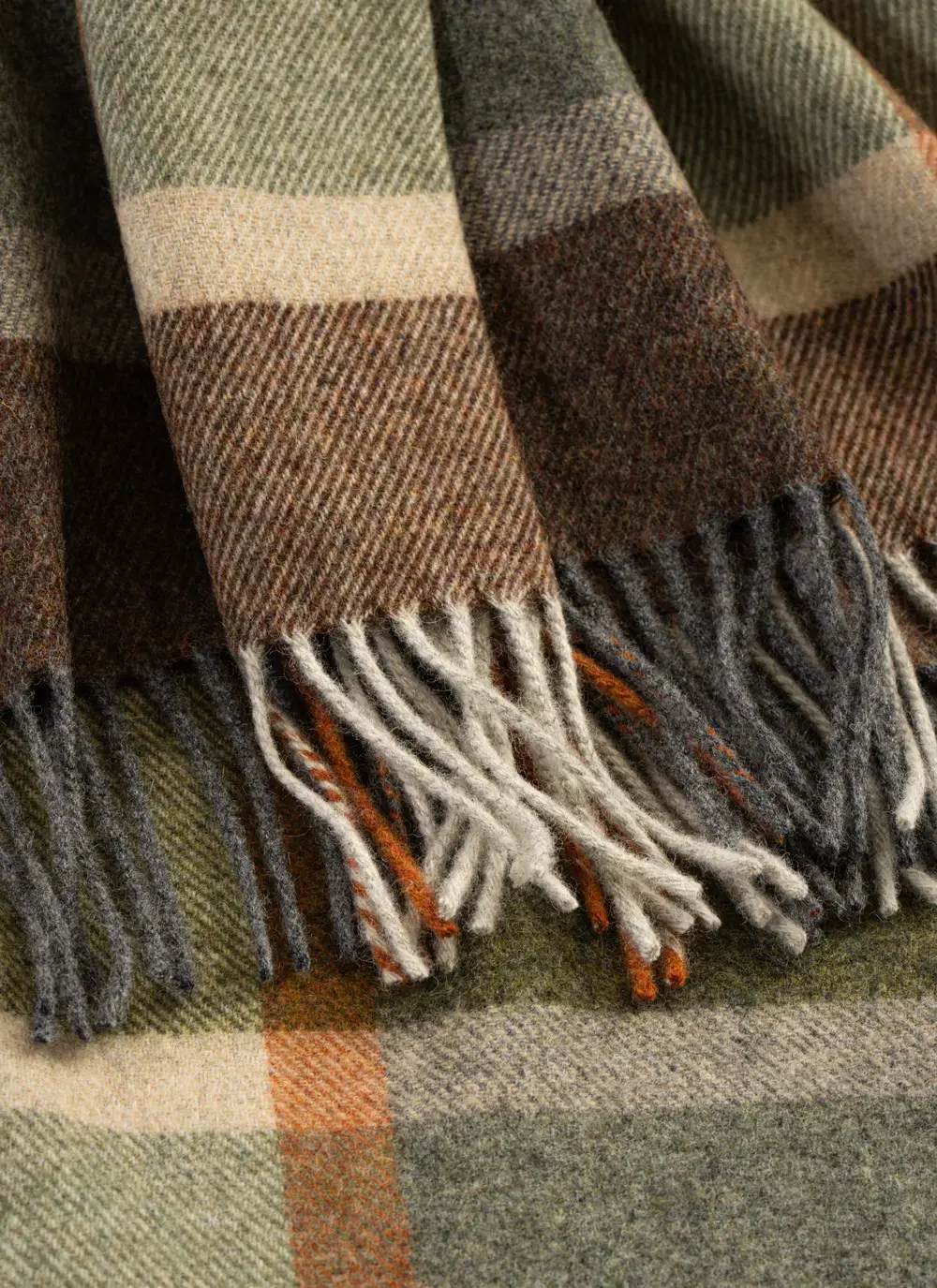 Rustic Charm Lambswool Throw