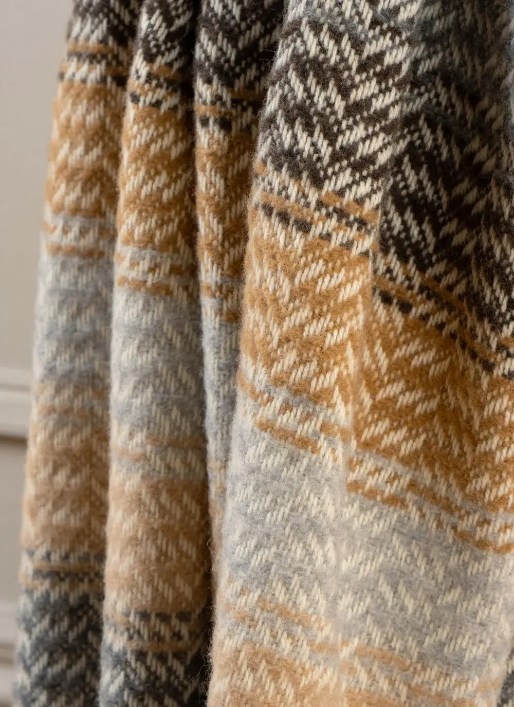 Sand and Shells Wool Cashmere Throw