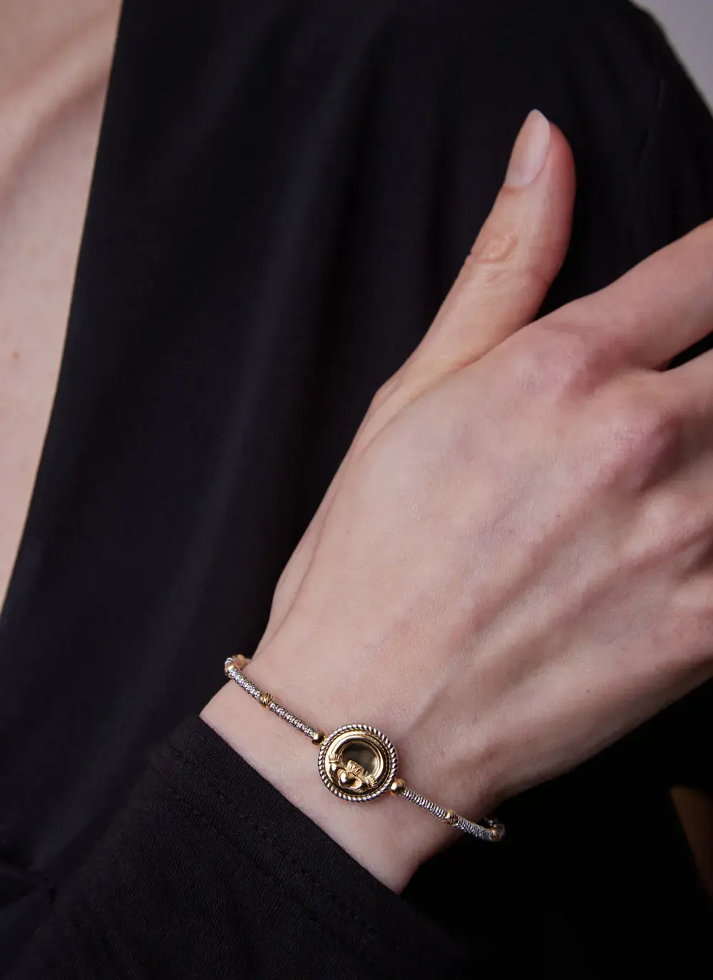 Claddagh Bangle 