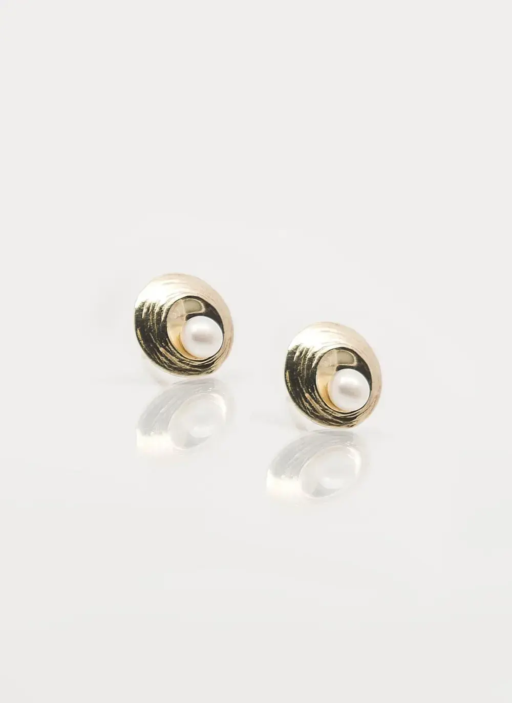 9K Gold Oyster Pearl Earrings