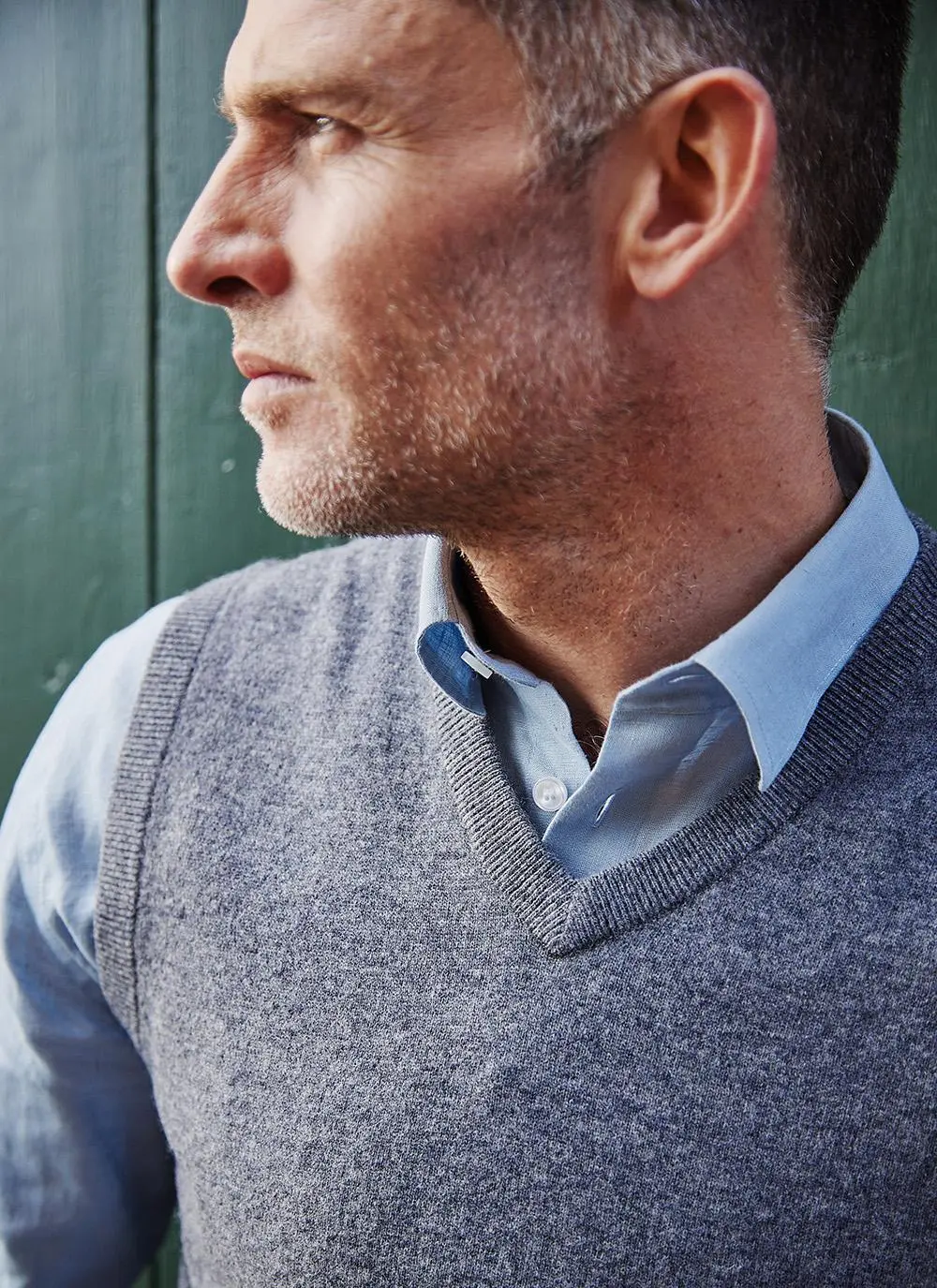 James Lambswool V-Neck Slipover