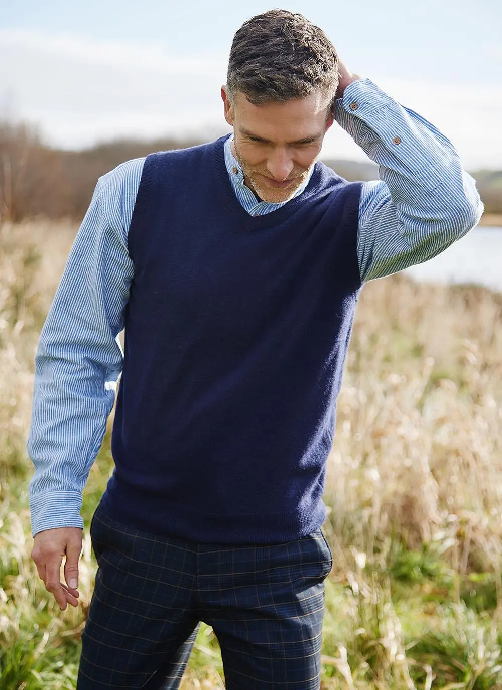 James Lambswool V-Neck Slipover