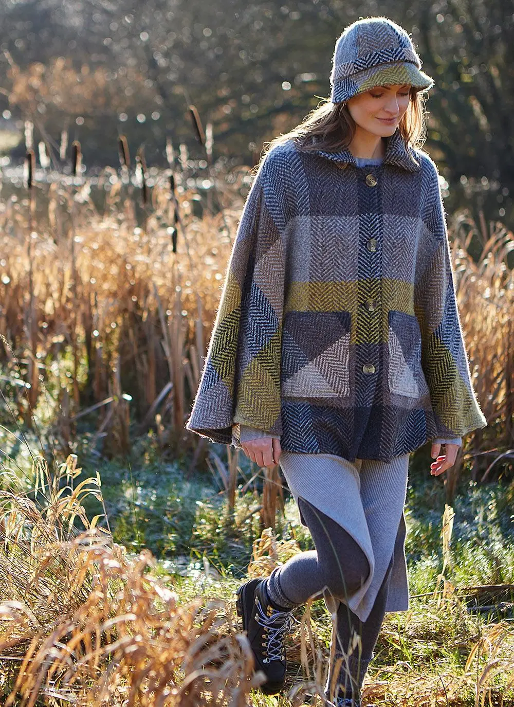 Holly Button Cape