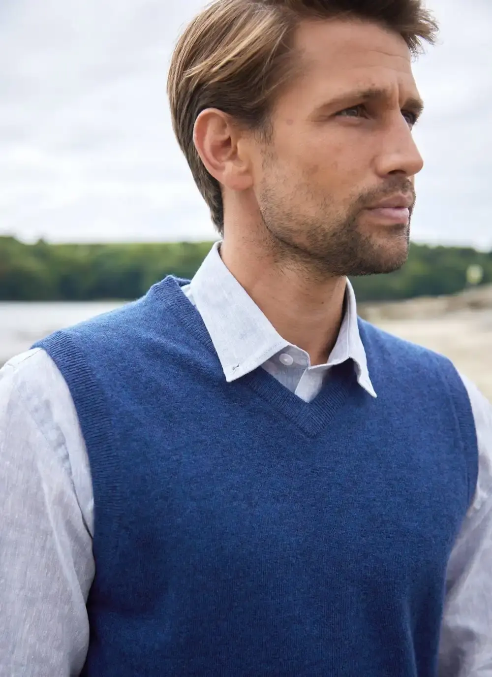Lambswool V-Neck Slipover