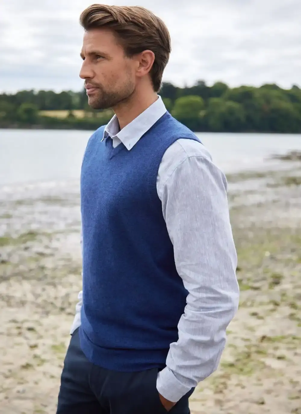 Lambswool V-Neck Slipover