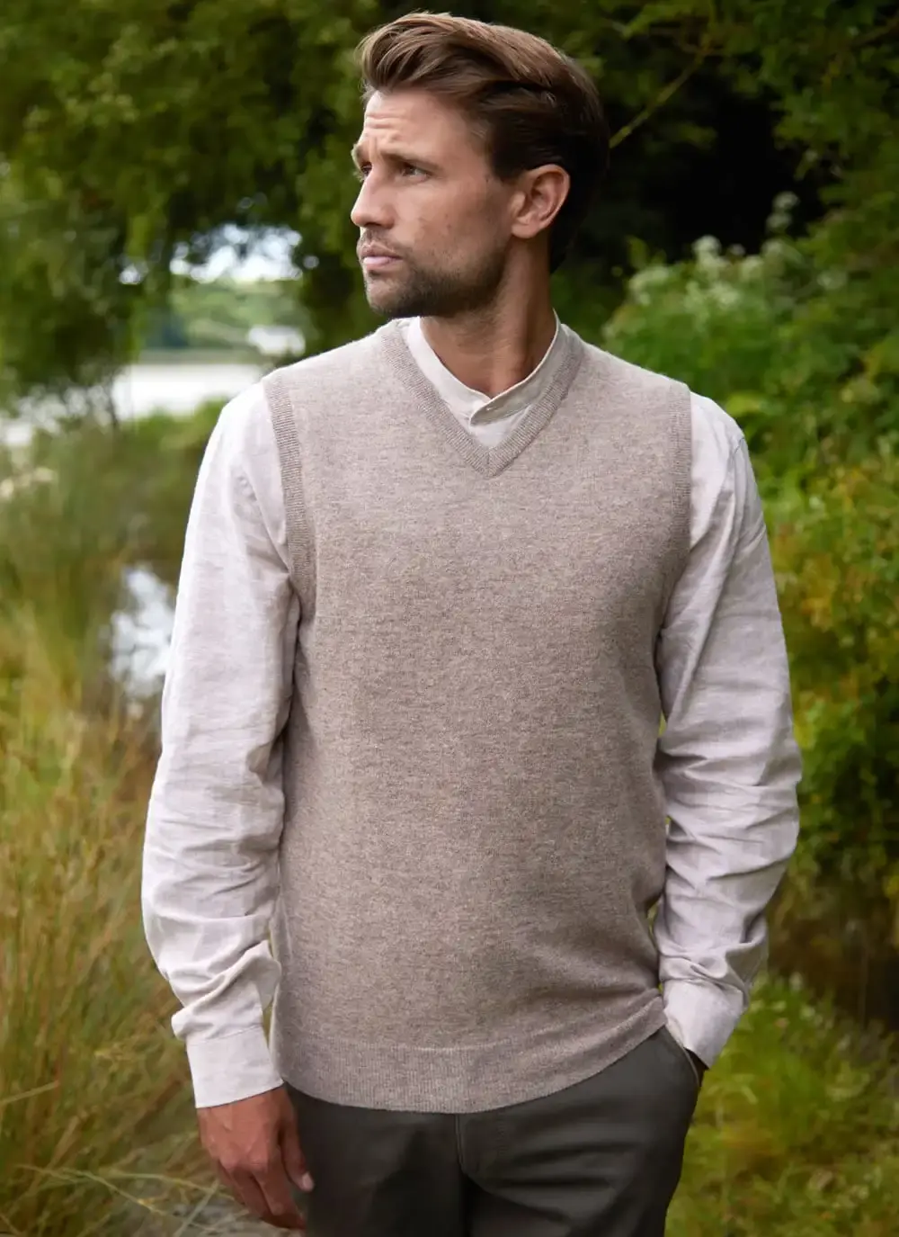 Lambswool V-Neck Slipover