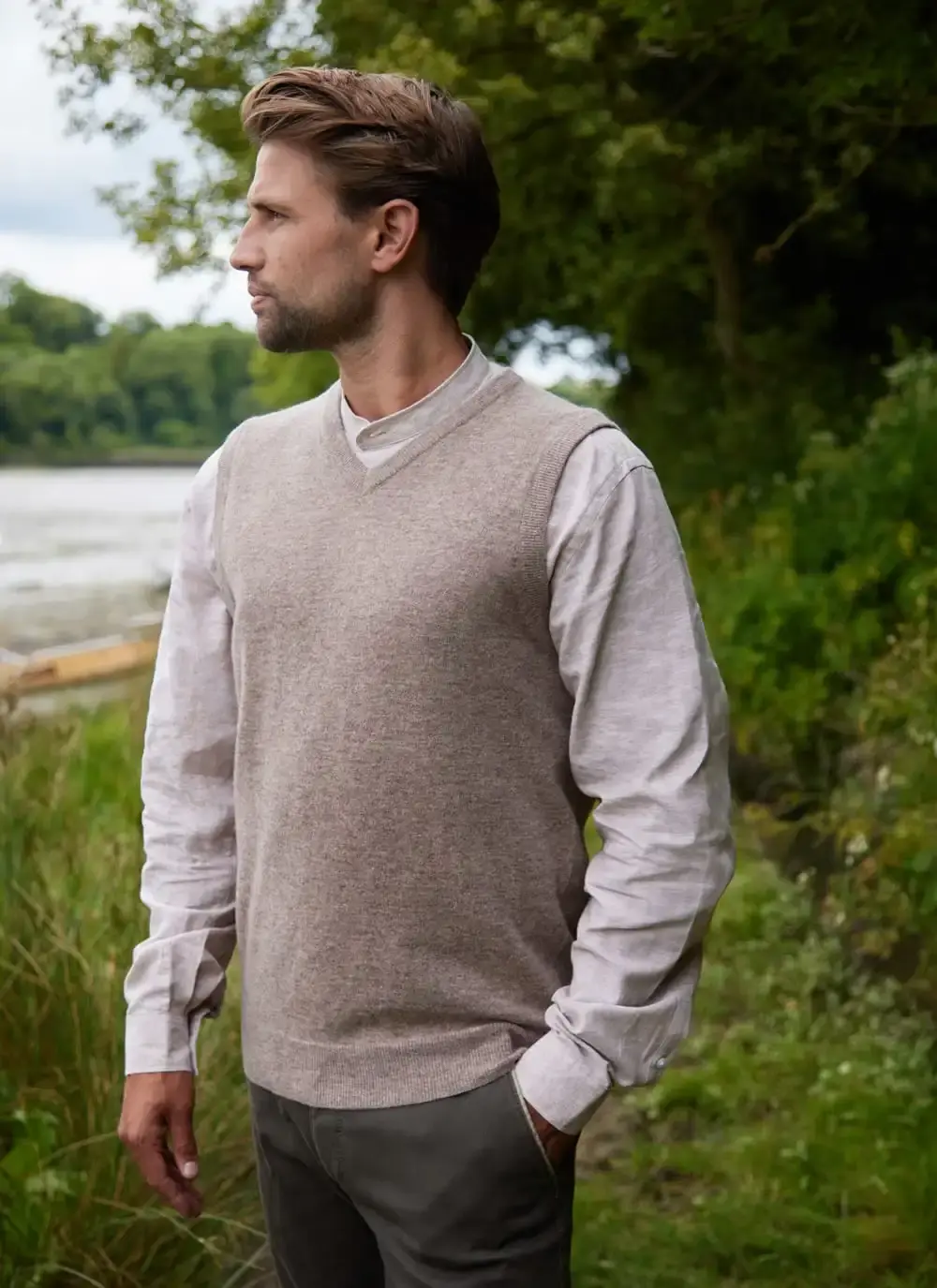 Lambswool V-Neck Slipover