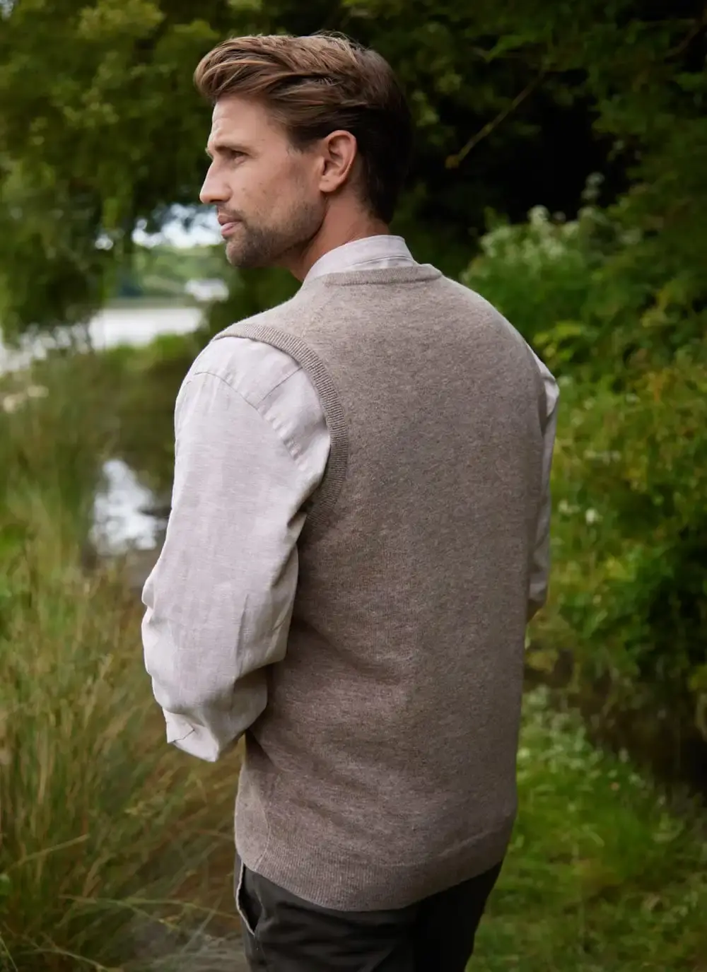 Lambswool V-Neck Slipover