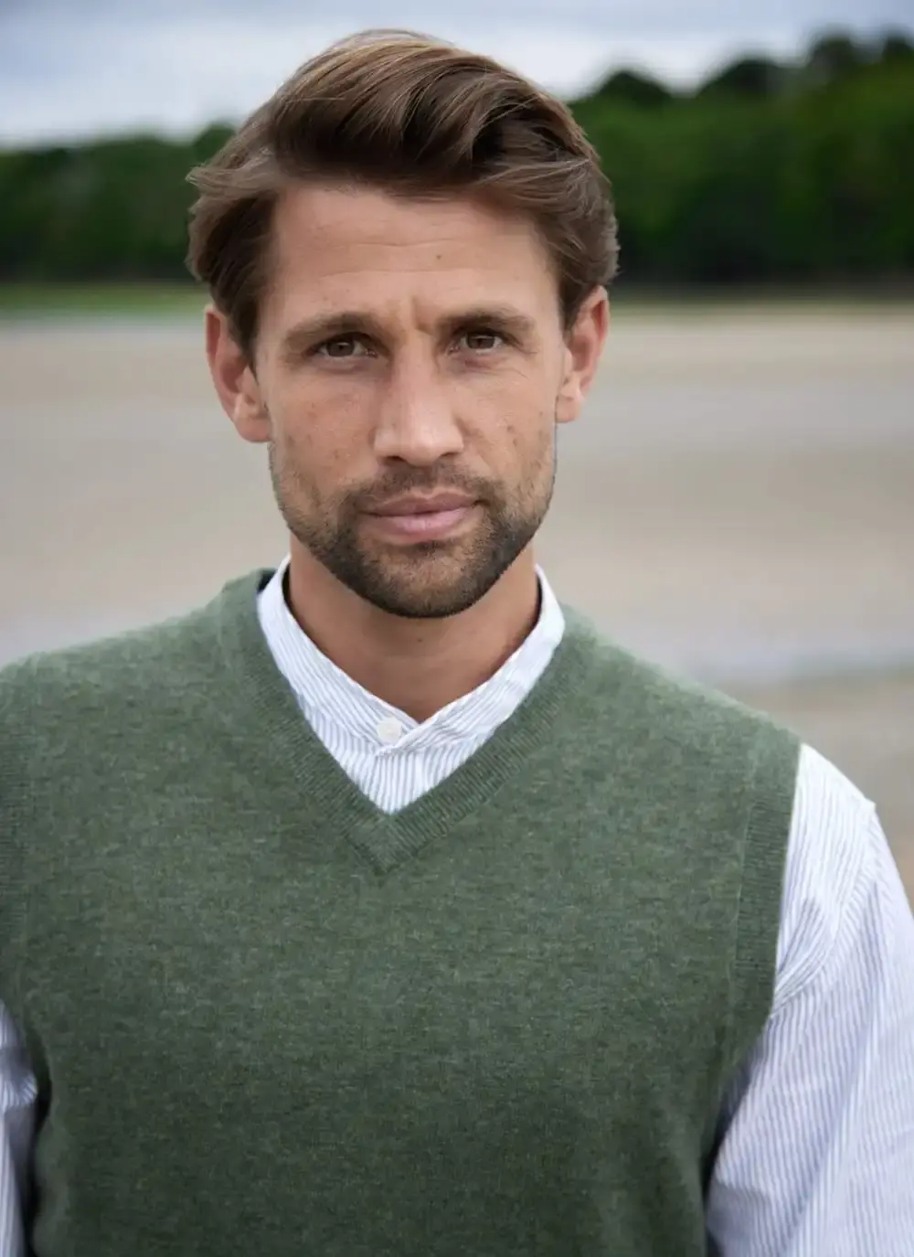 Lambswool V-Neck Slipover