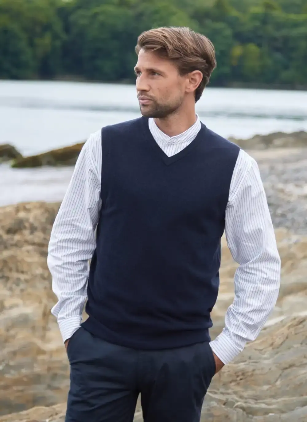 Lambswool V-Neck Slipover