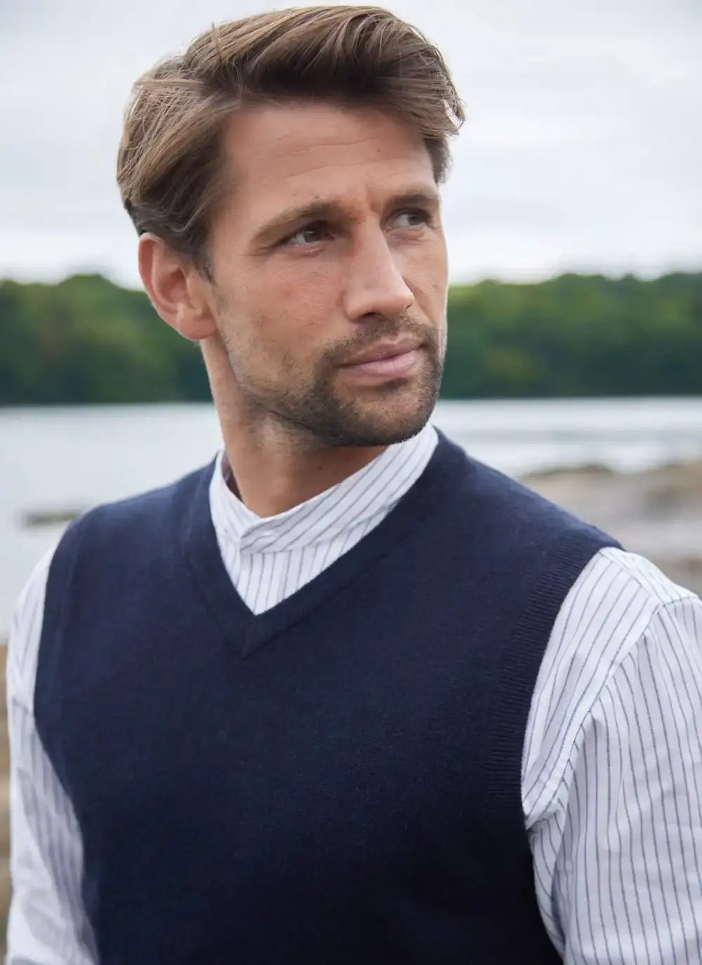 Lambswool V-Neck Slipover