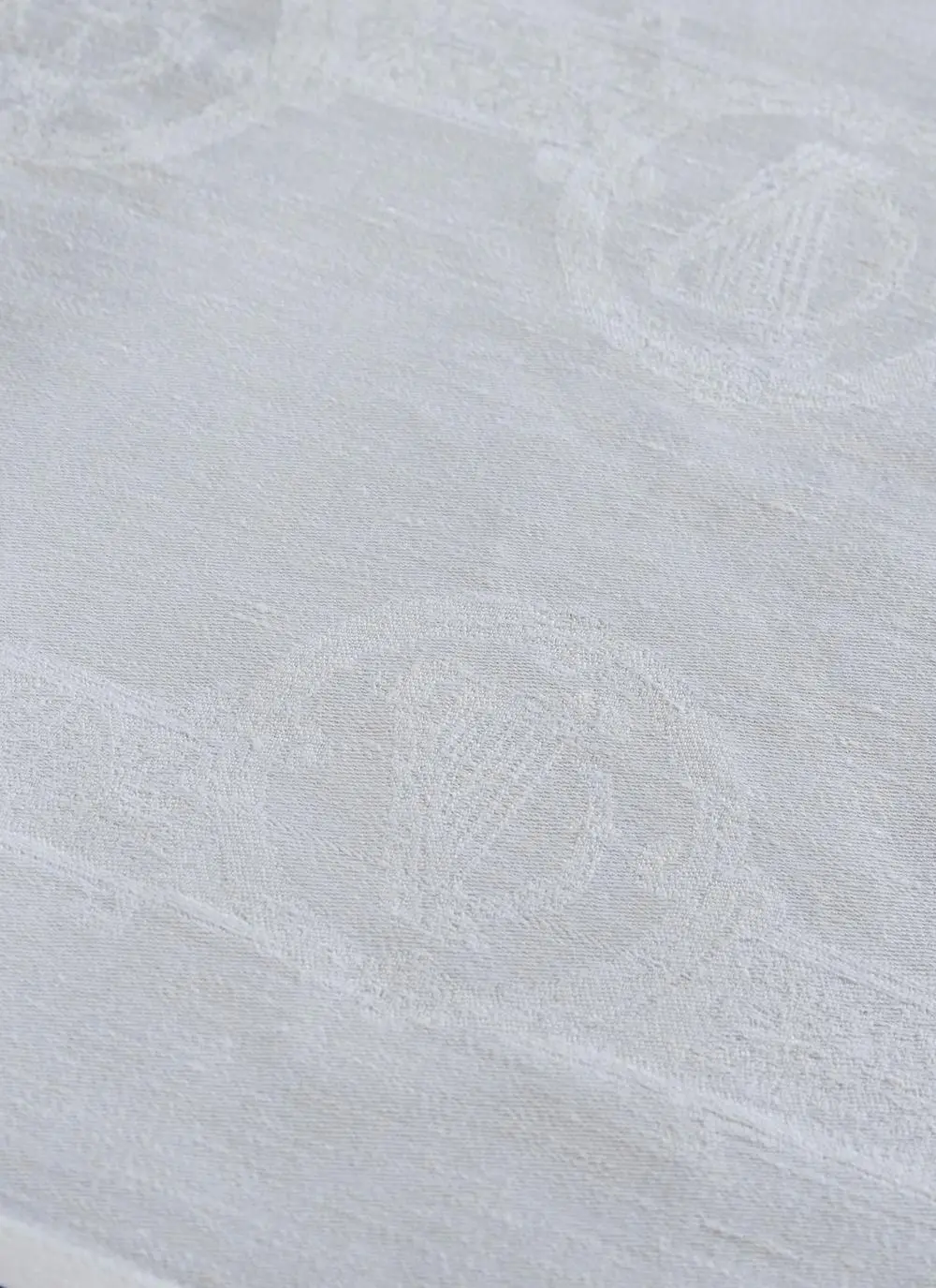Celtic Runner 12'' X 54'' White
