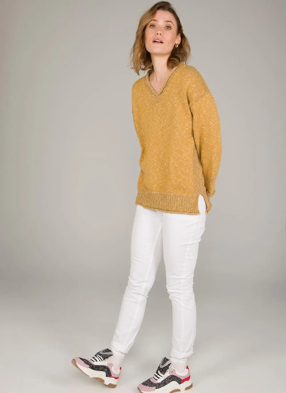 The Leader Easy V-Neck Sweater