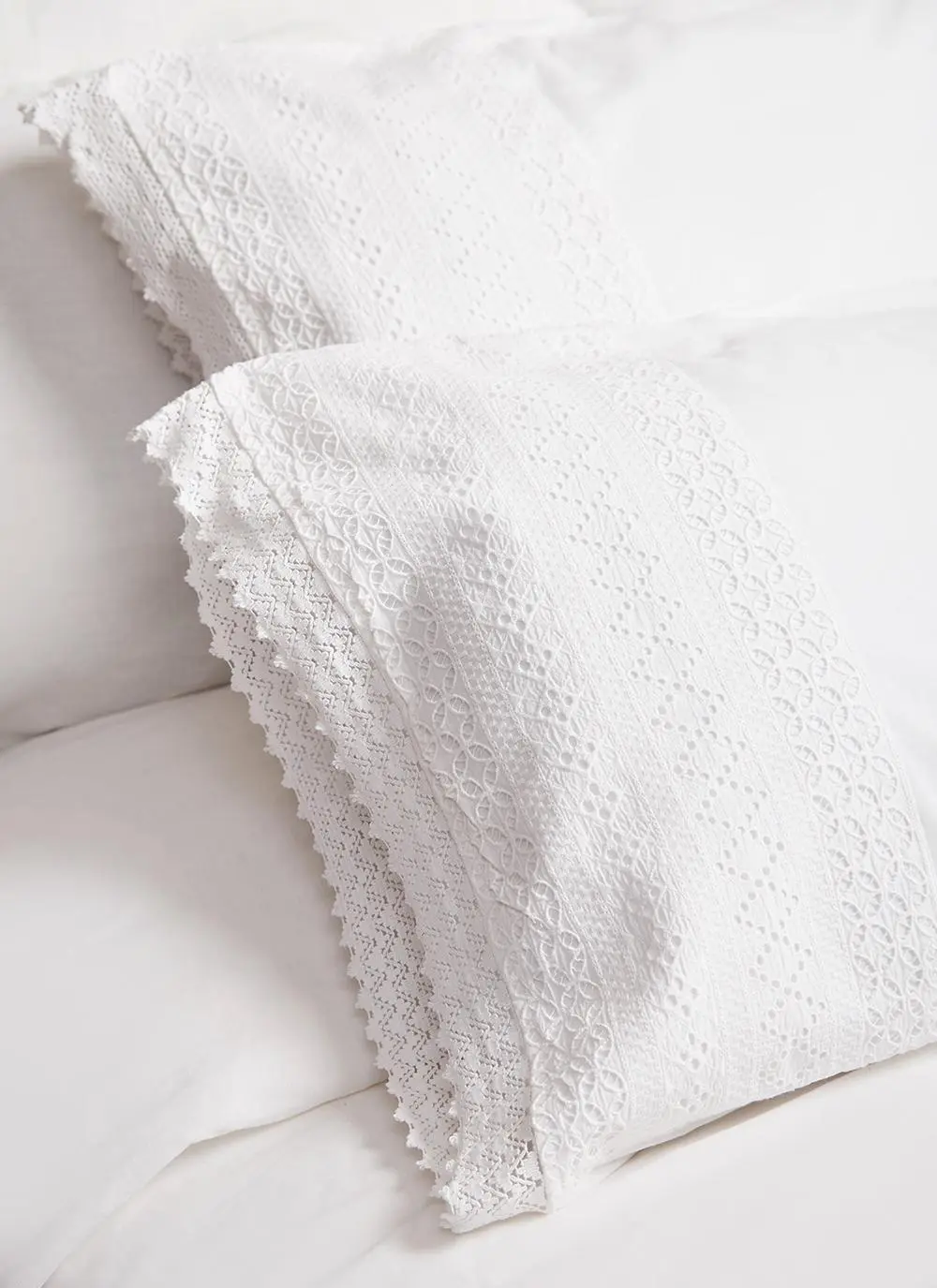 Carrick Embroidered Housewife Pillowcases Set of 4