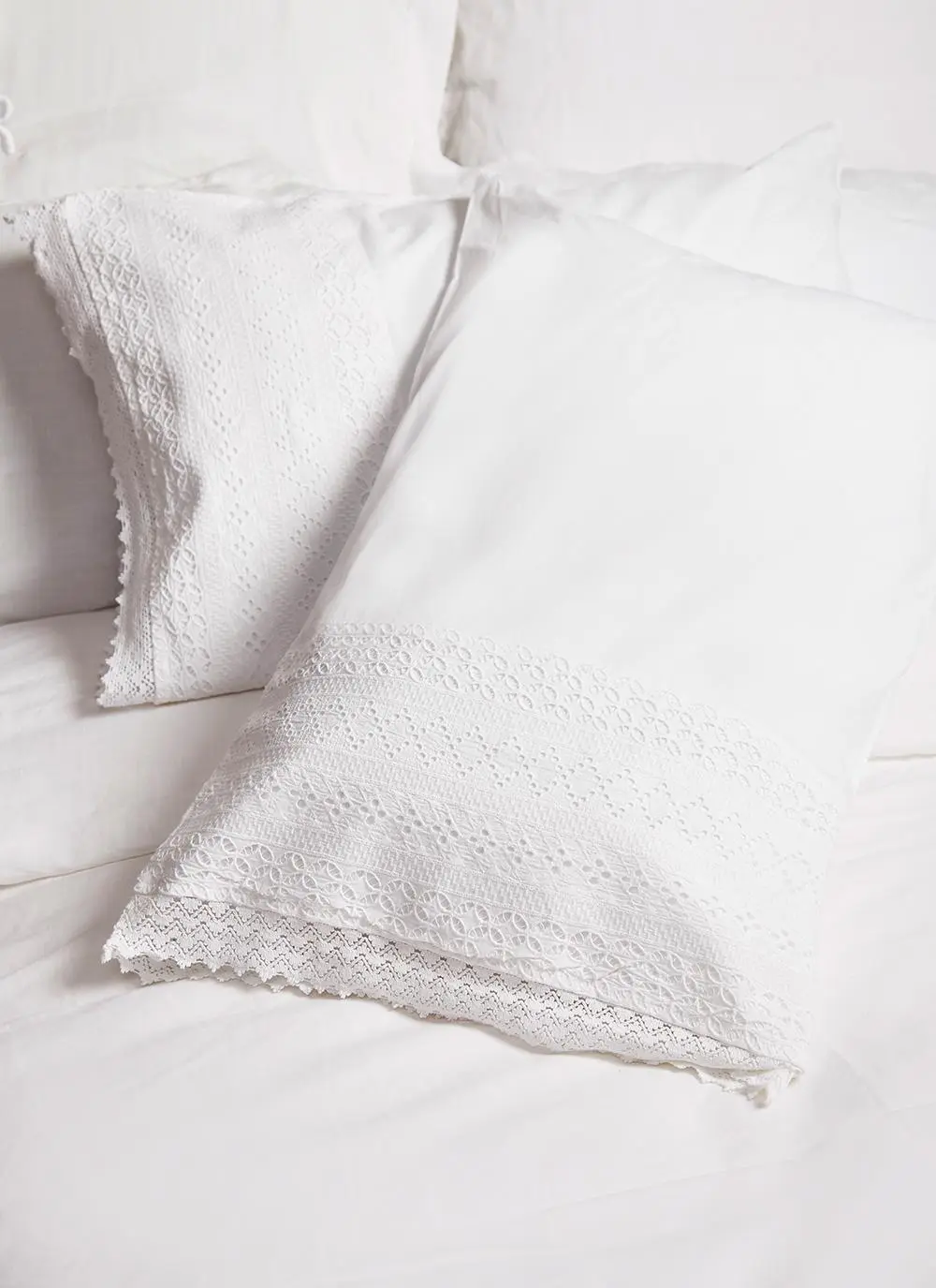 Carrick Embroidered Housewife Pillowcases Set of 4