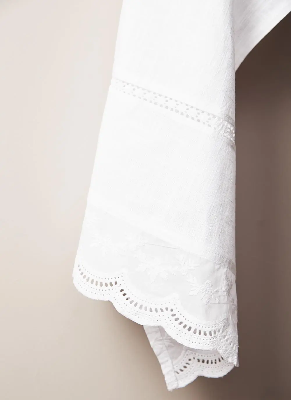 Floral Trim Hand Towel