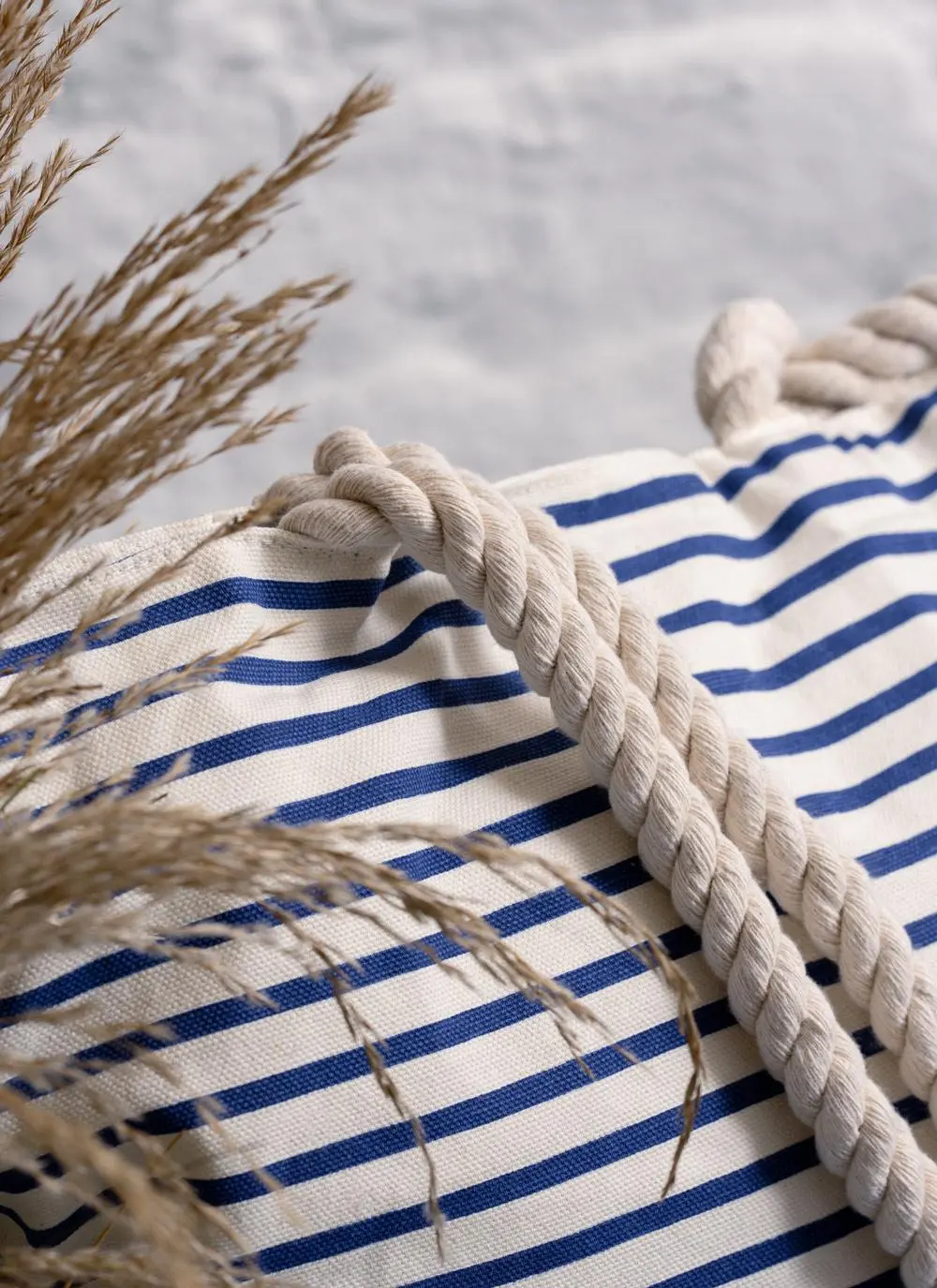 Inis Striped Beach Bag & Cosmetic Pouch Duo