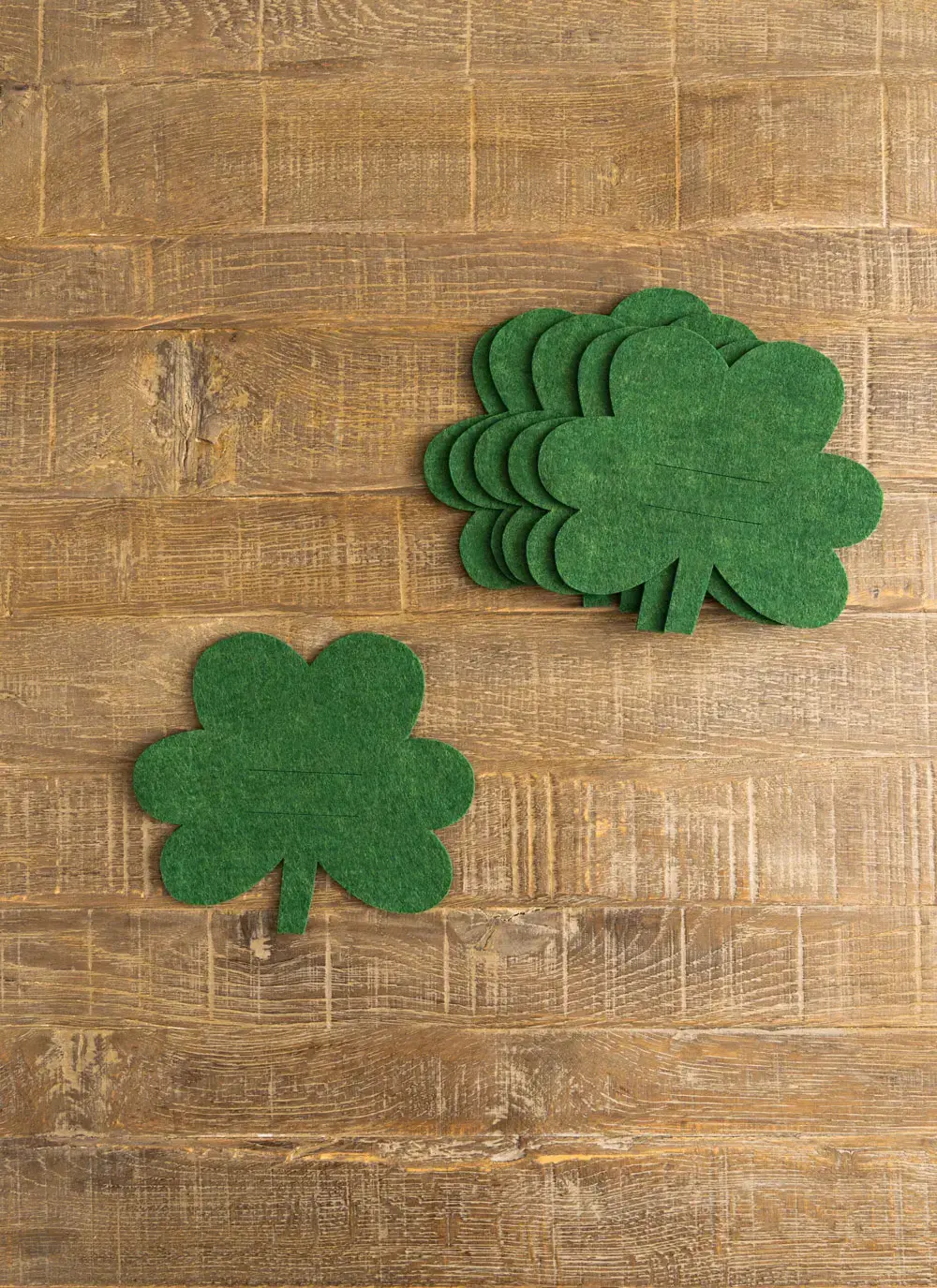 Green Shamrock Cutlery Holders & Placemats