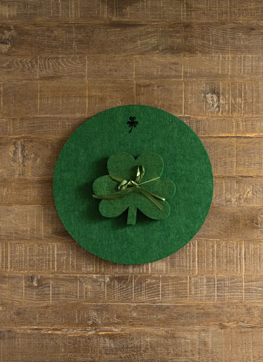 Green Shamrock Cutlery Holders & Placemats