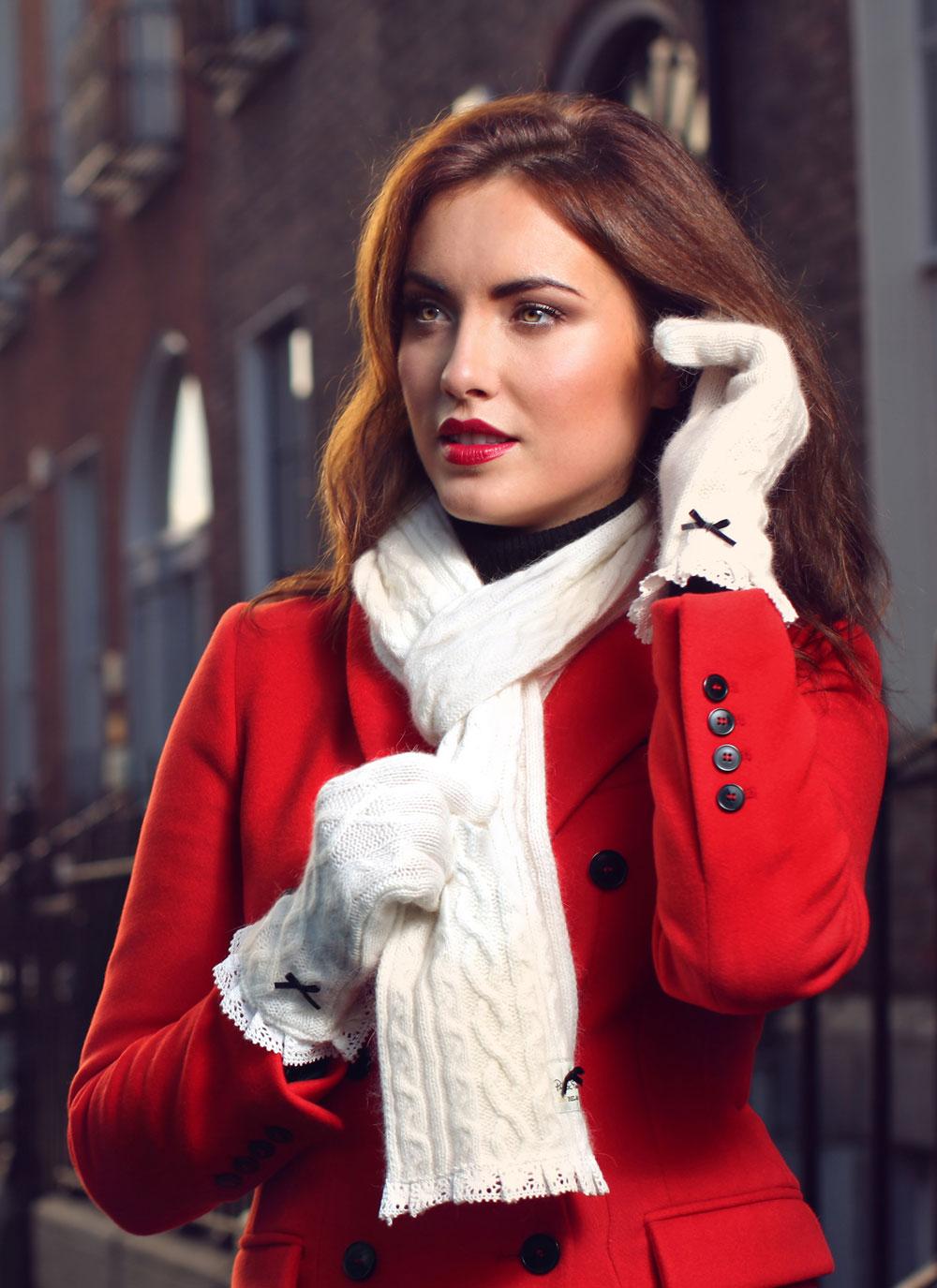 Classic Cable Knit Cream Gloves | Blarney
