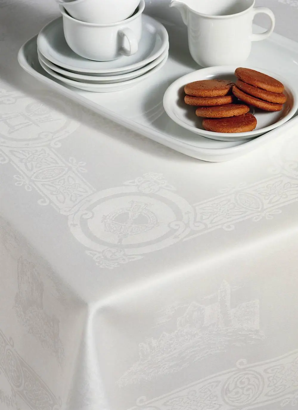 Celtic Linen Tablecloth 54'' x 72'' (Seats 4-6) 