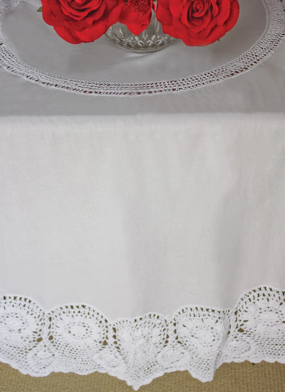 Vintage Cotton and Lace Tablecloth 36'' Round