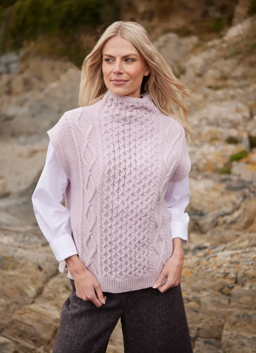 Achill Wool Cashmere Sleeveless Turtleneck Sweater