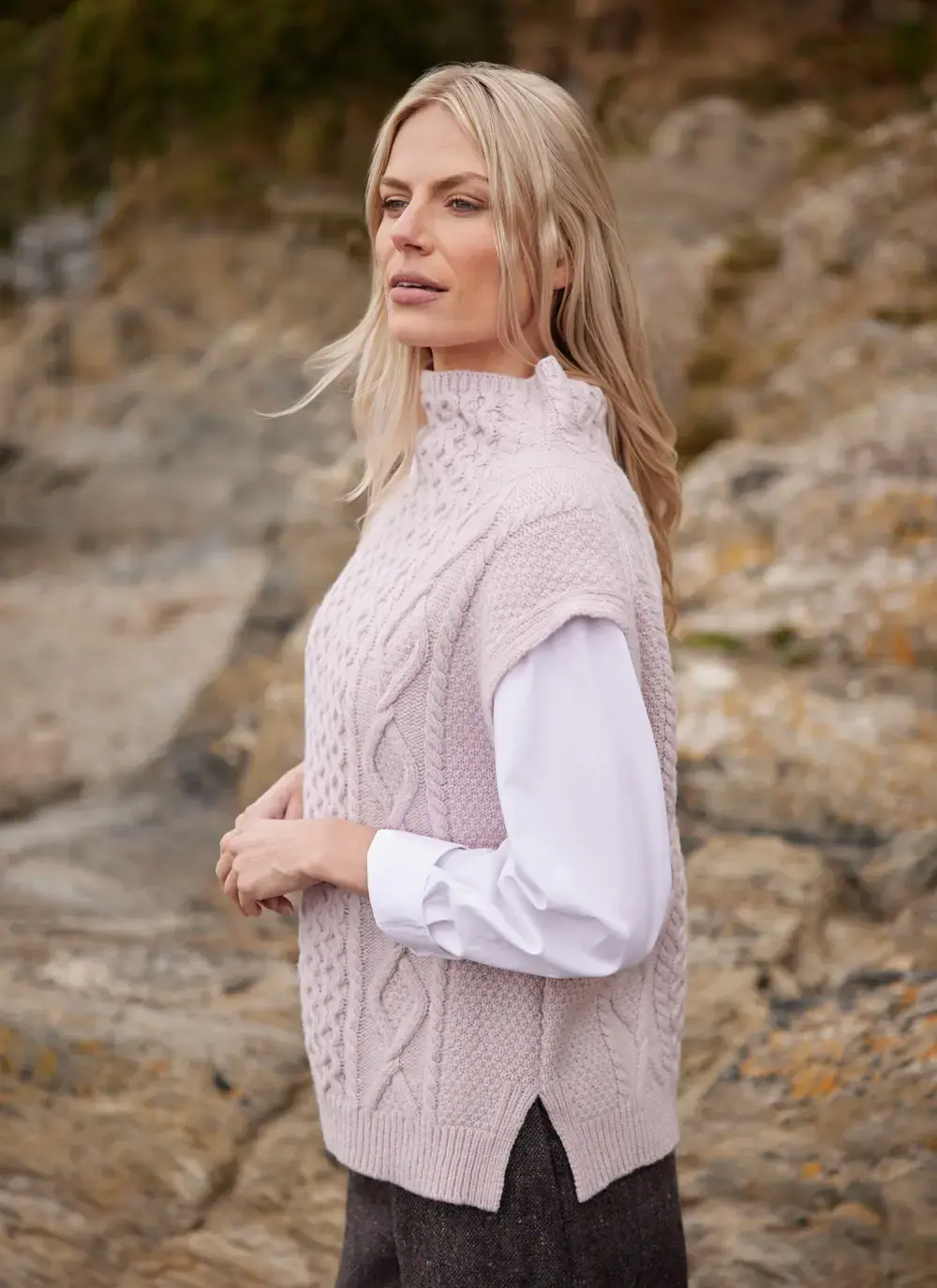 Achill Wool Cashmere Sleeveless Turtleneck Sweater