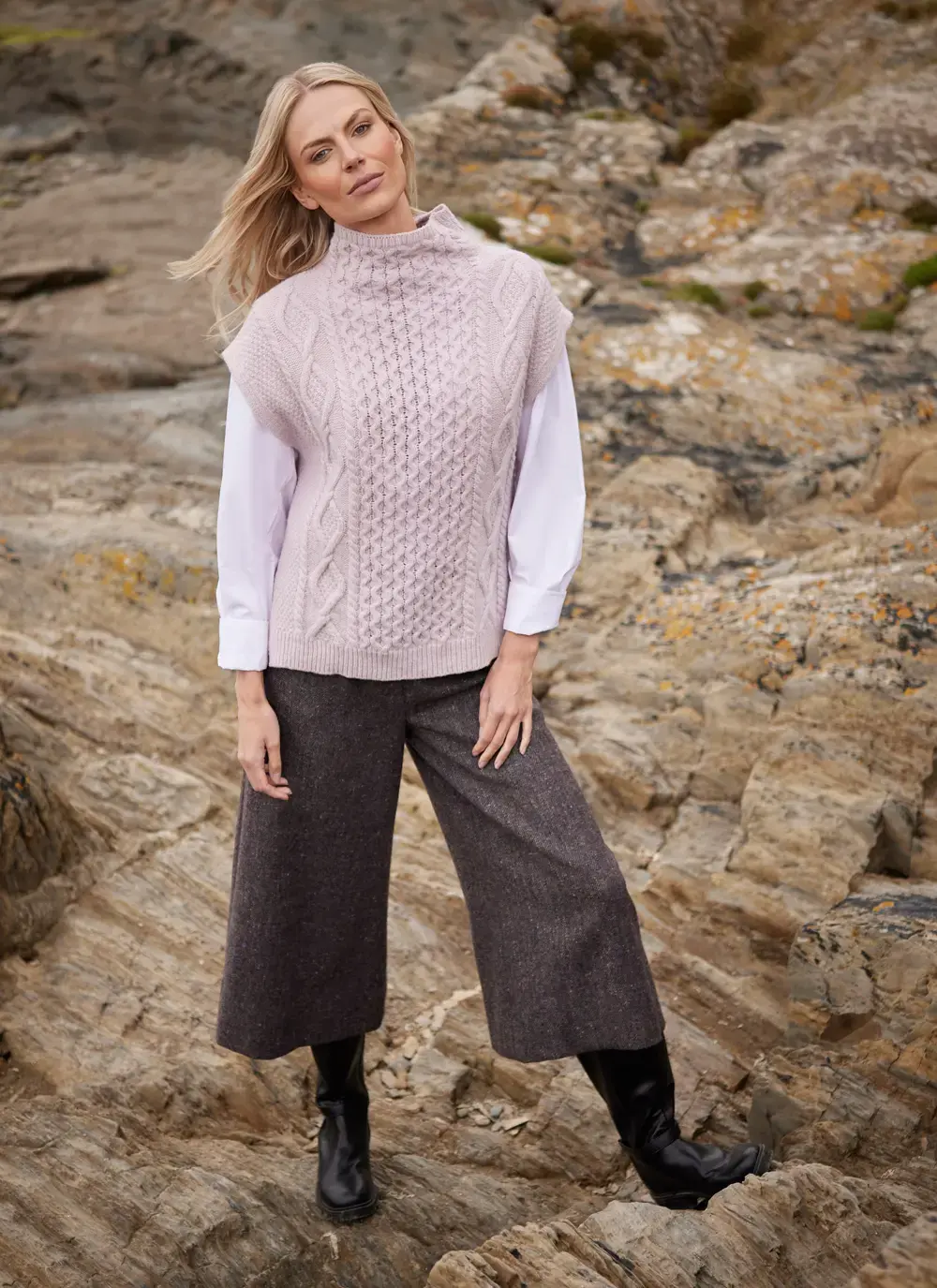 Achill Wool Cashmere Sleeveless Turtleneck Sweater