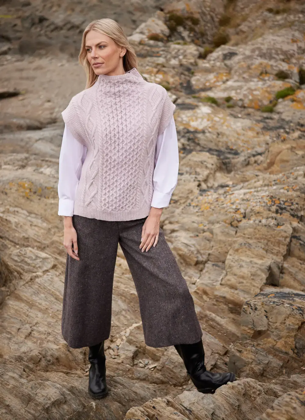 Achill Wool Cashmere Sleeveless Turtleneck Sweater