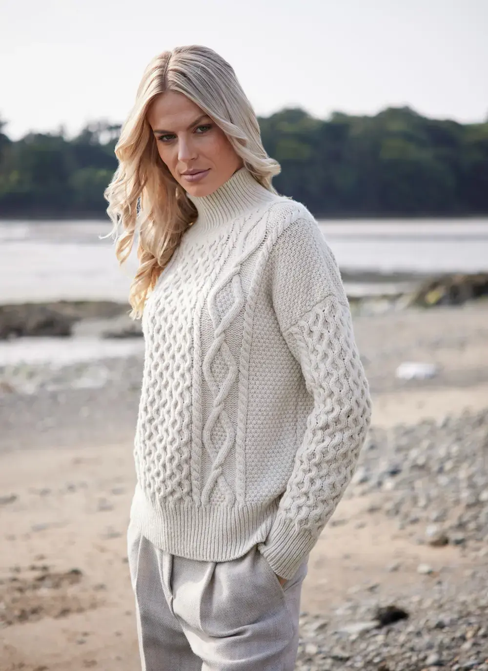 Arranmore Merino Slouchy Turtleneck Sweater 