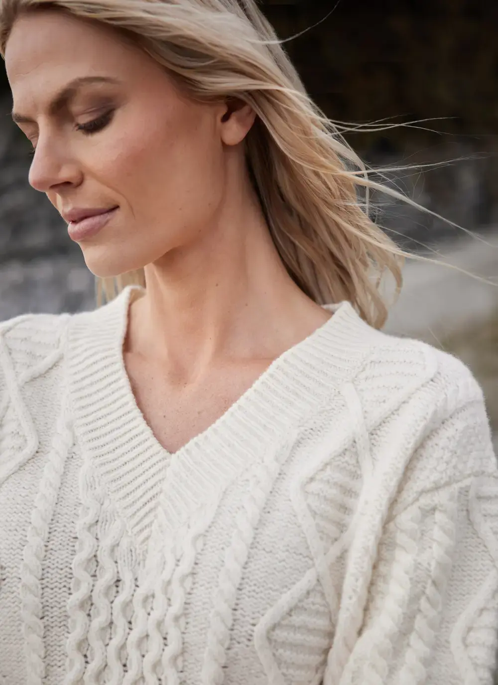 Baltimore Wool Cashmere V-Neck Sweater 