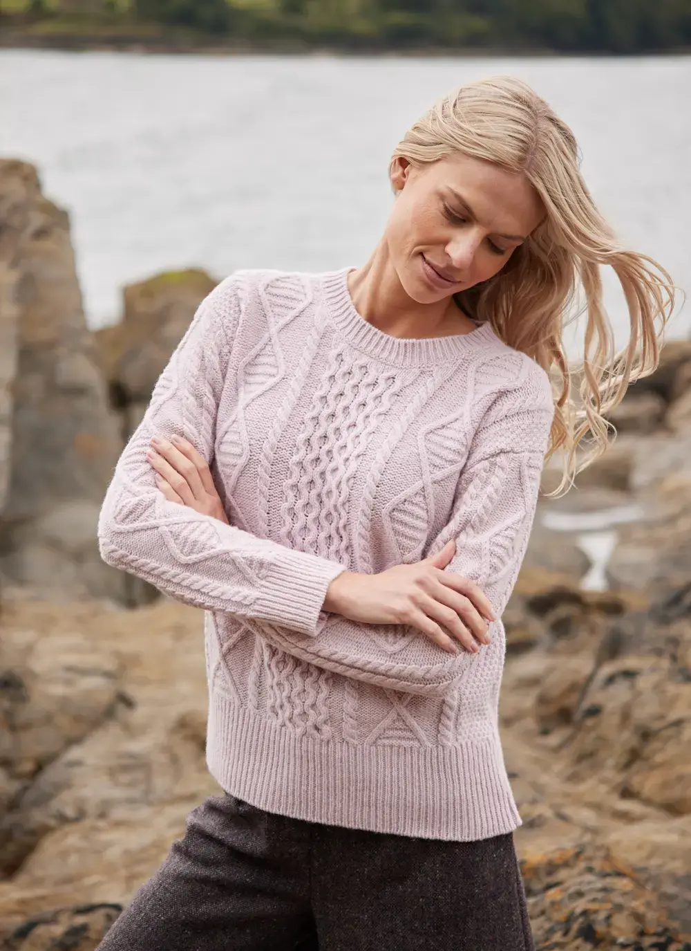 Baltimore Wool Cashmere Crew Neck Sweater in Pink 