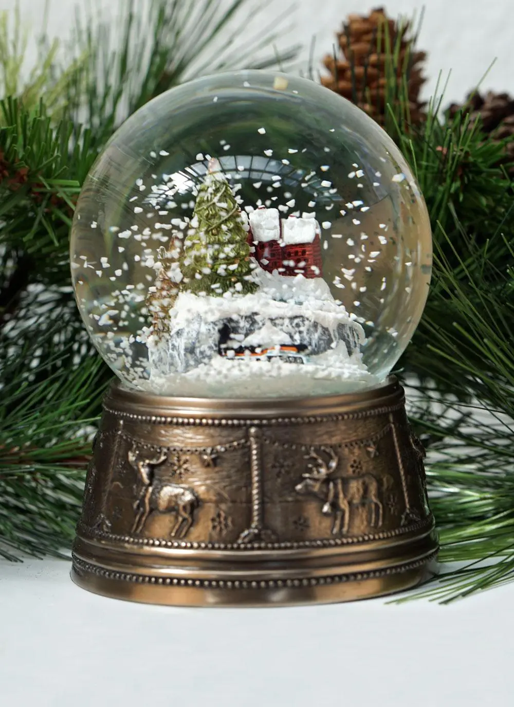 Genesis Christmas Town Snow Globe