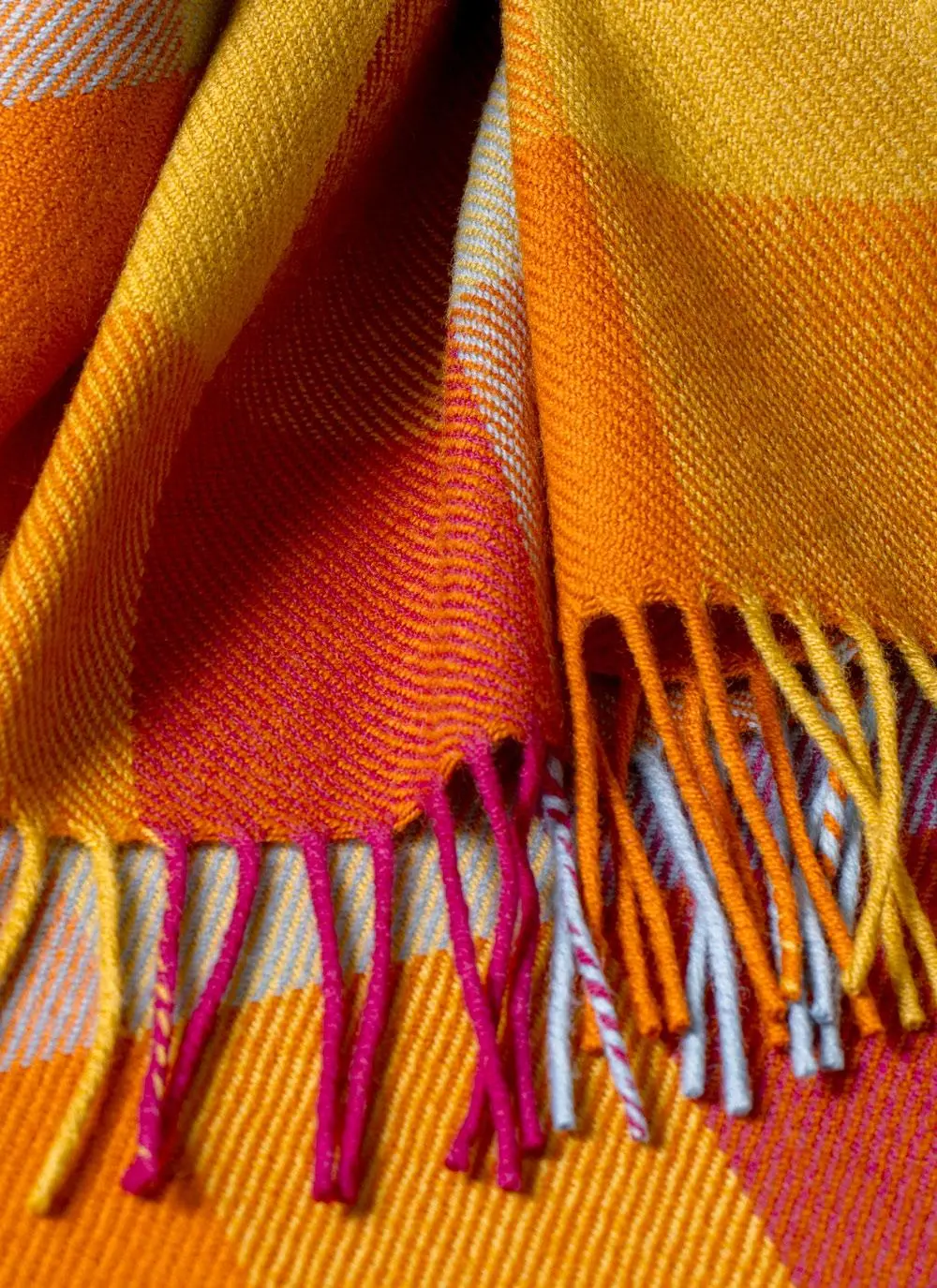 Dancing Tulips Supersoft Lambswool Throw