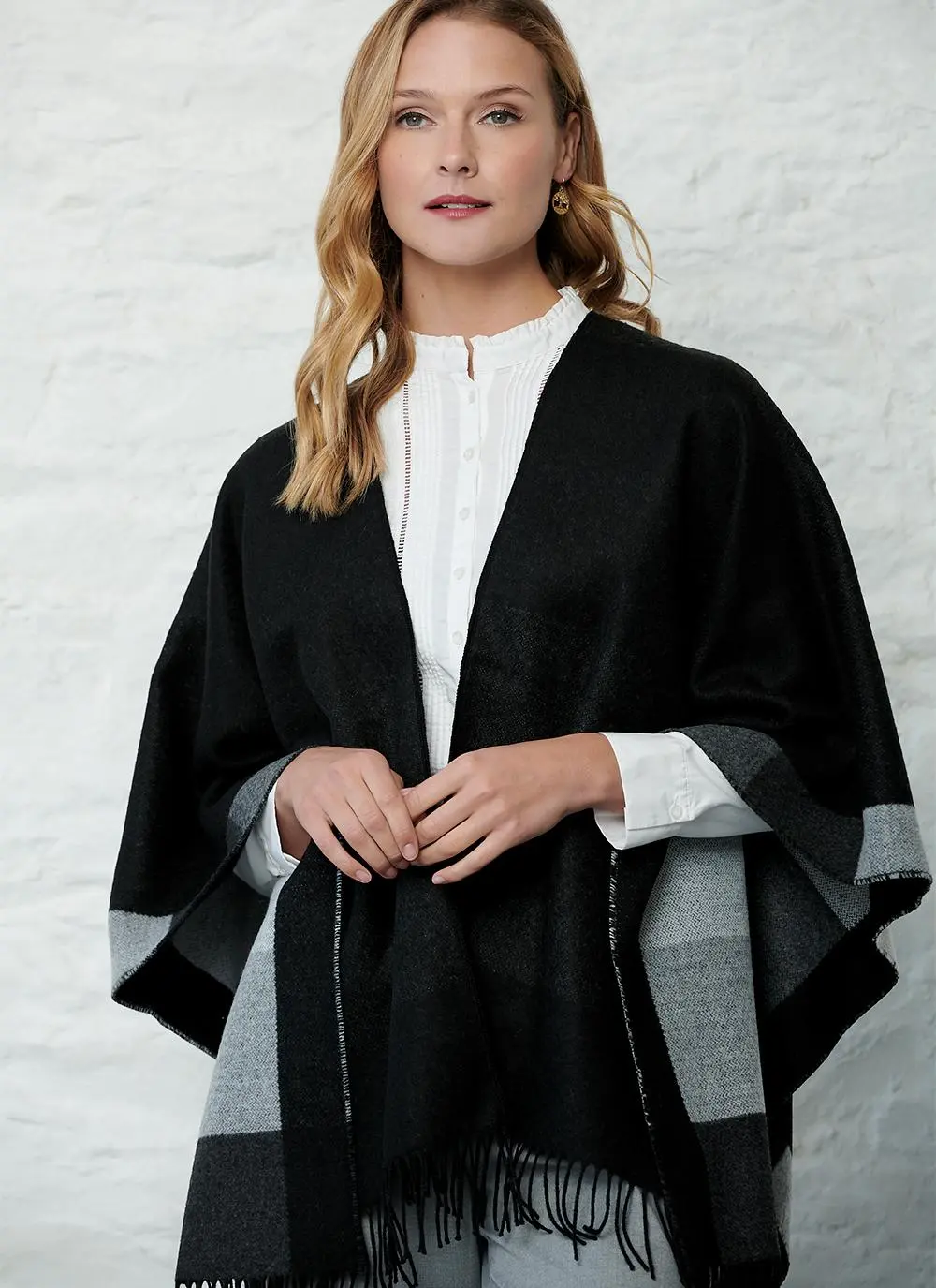 Glendalough Striped Shawl in Grey & Black