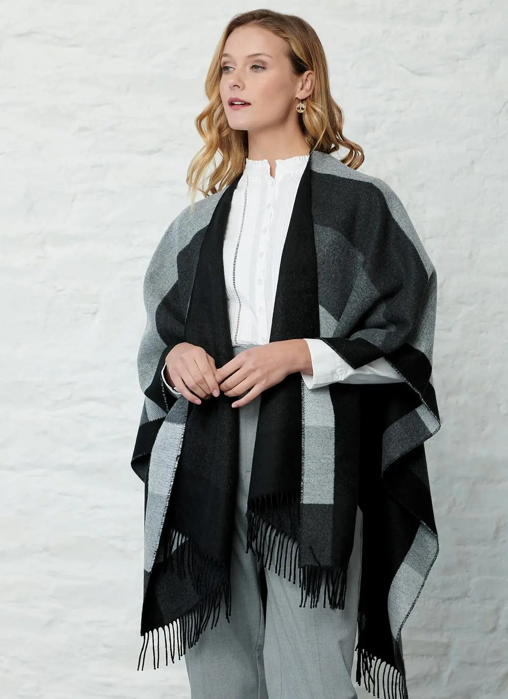 Glendalough Striped Shawl in Grey & Black