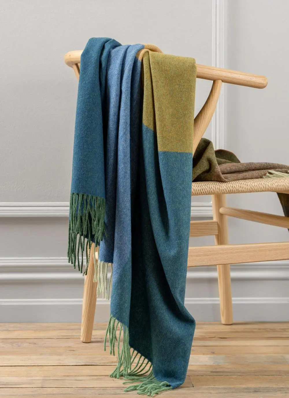Glenealo Valley Lambswool Throw