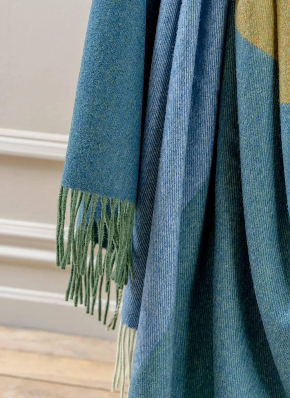Glenealo Valley Lambswool Throw