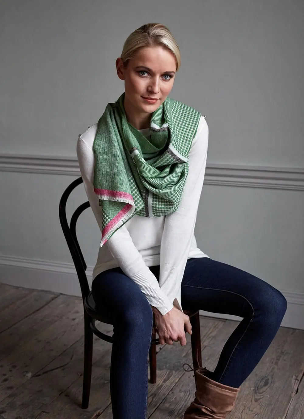 Green Herringbone Woven Scarf
