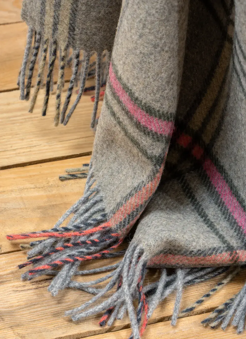 Grey & Pink Large Lambswool Throw