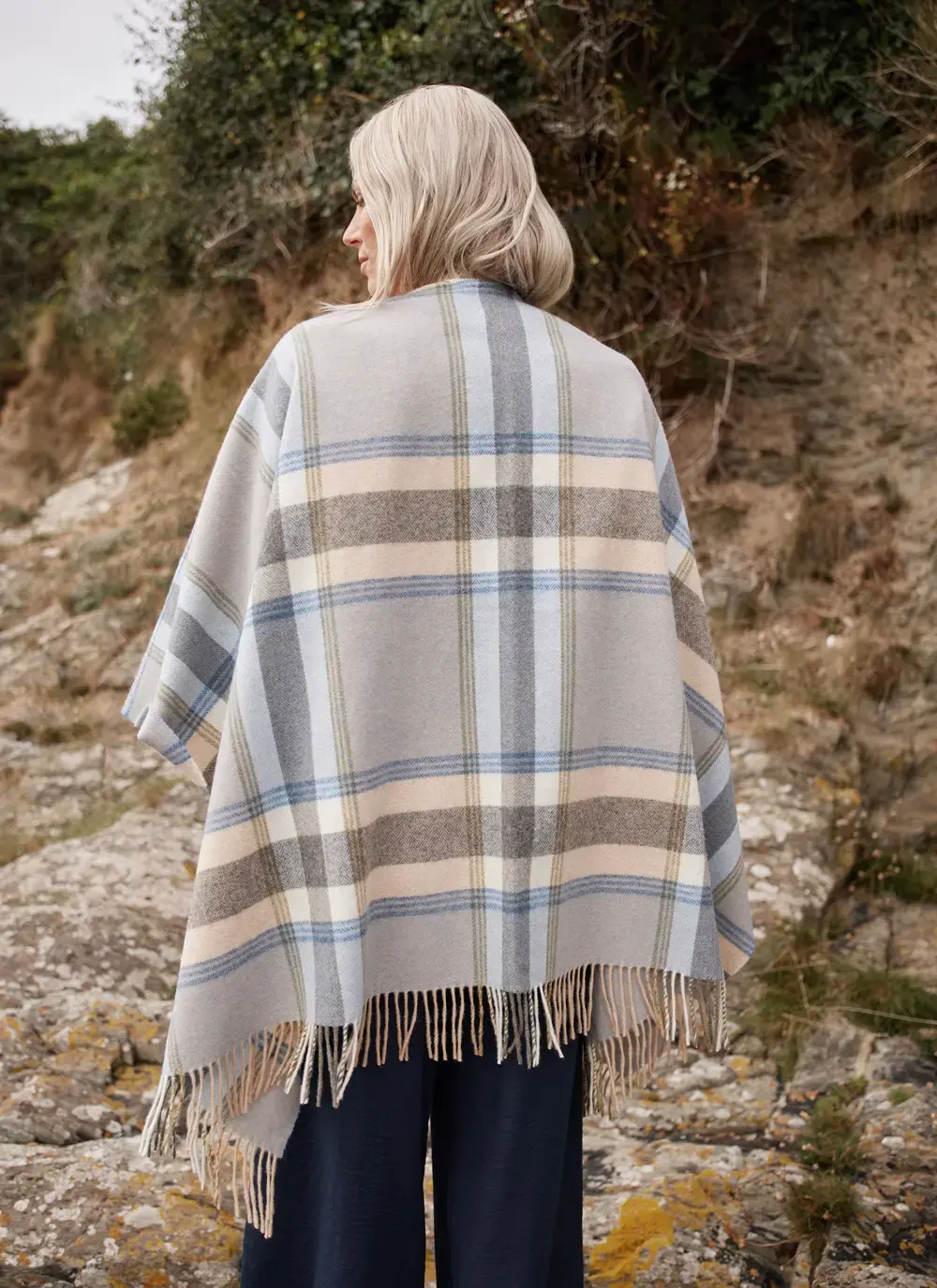 Liz Lambswool Shawl